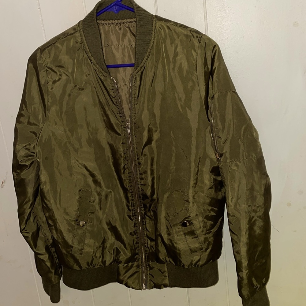 Army green women’s bomber jacket size small